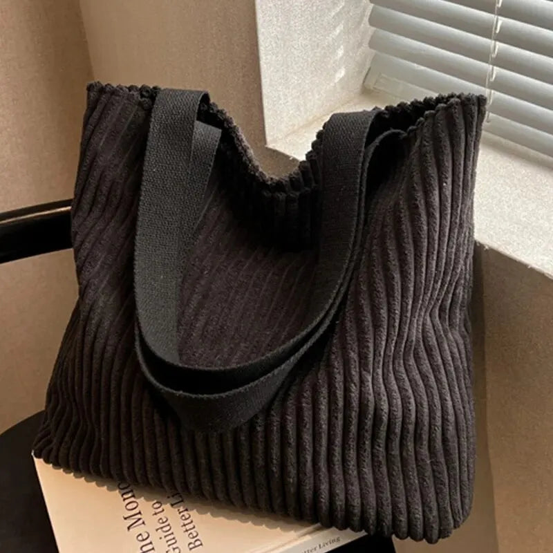 Maré Cacau™ Corduroy Shoulder Bag