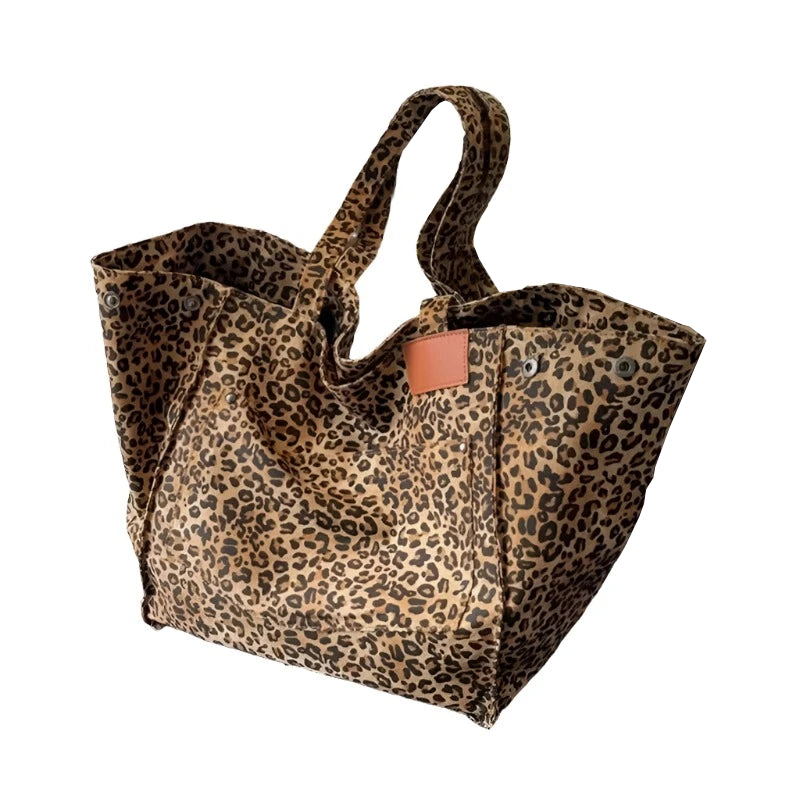 Maré Cacau™ Cheetah Shoulder Bag